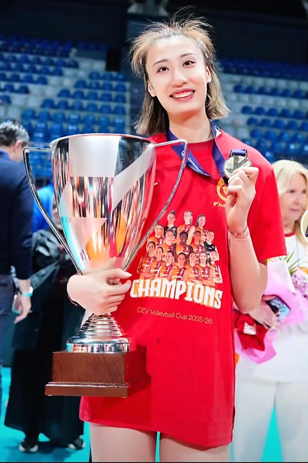 扎根强队苦练短板，留洋突破终成世界级副攻