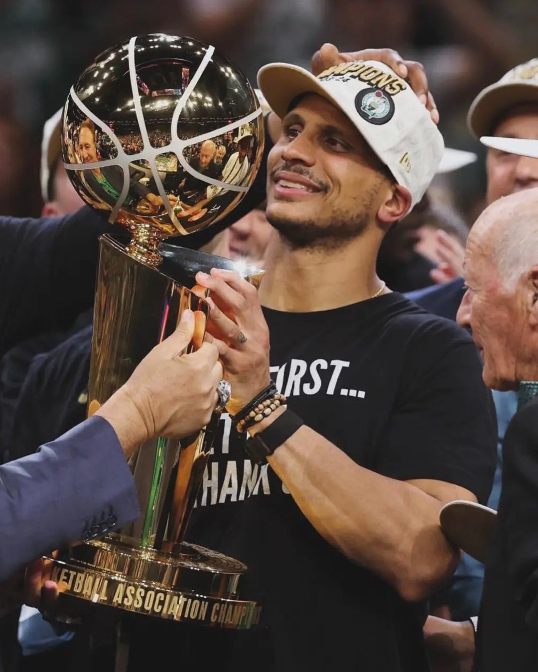 #字母哥直言喜欢凯尔特人球队文化#字母哥在谈到未来自己的决定时，直言很喜欢马祖拉