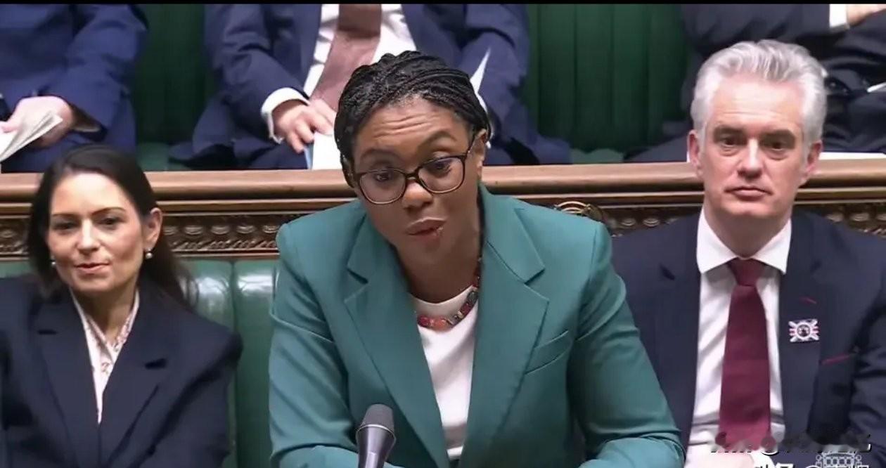 果然英国的议员又开始作妖了！

斯塔默上周结束了对中国为期4天的访问，回到了英国