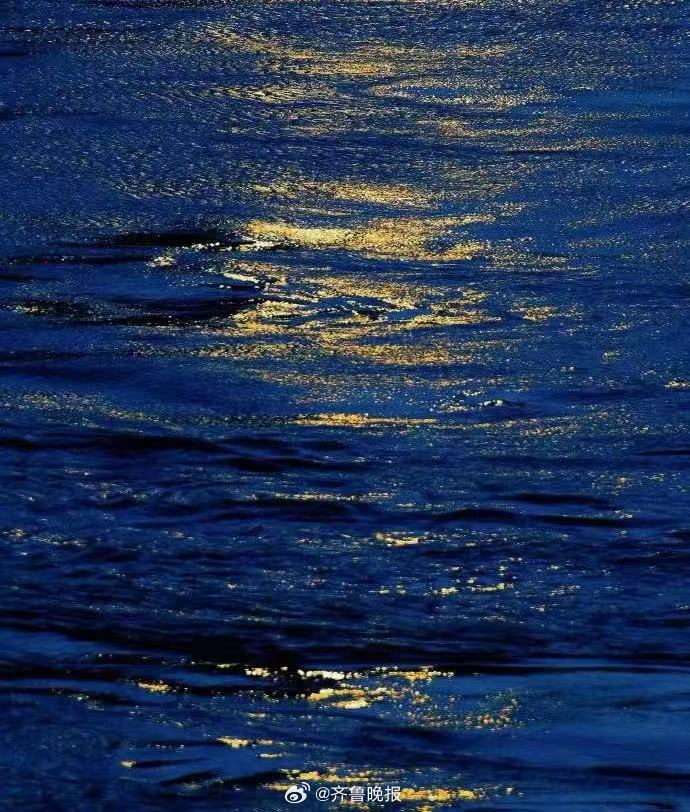 向着月亮出发，即使不能到达，也能站在群星之中。#晚安#