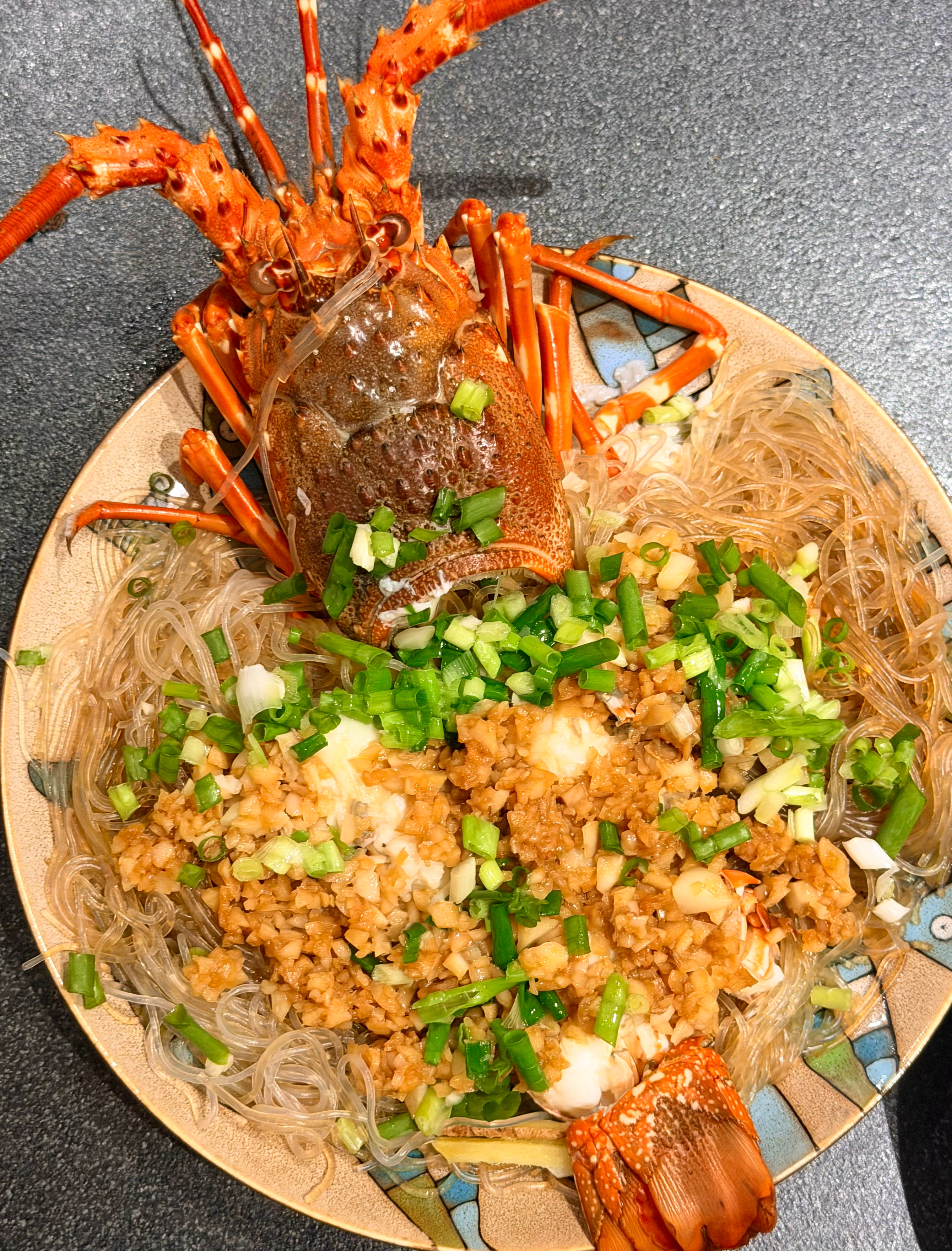 尝尝今晚我做的夜宵。😋 