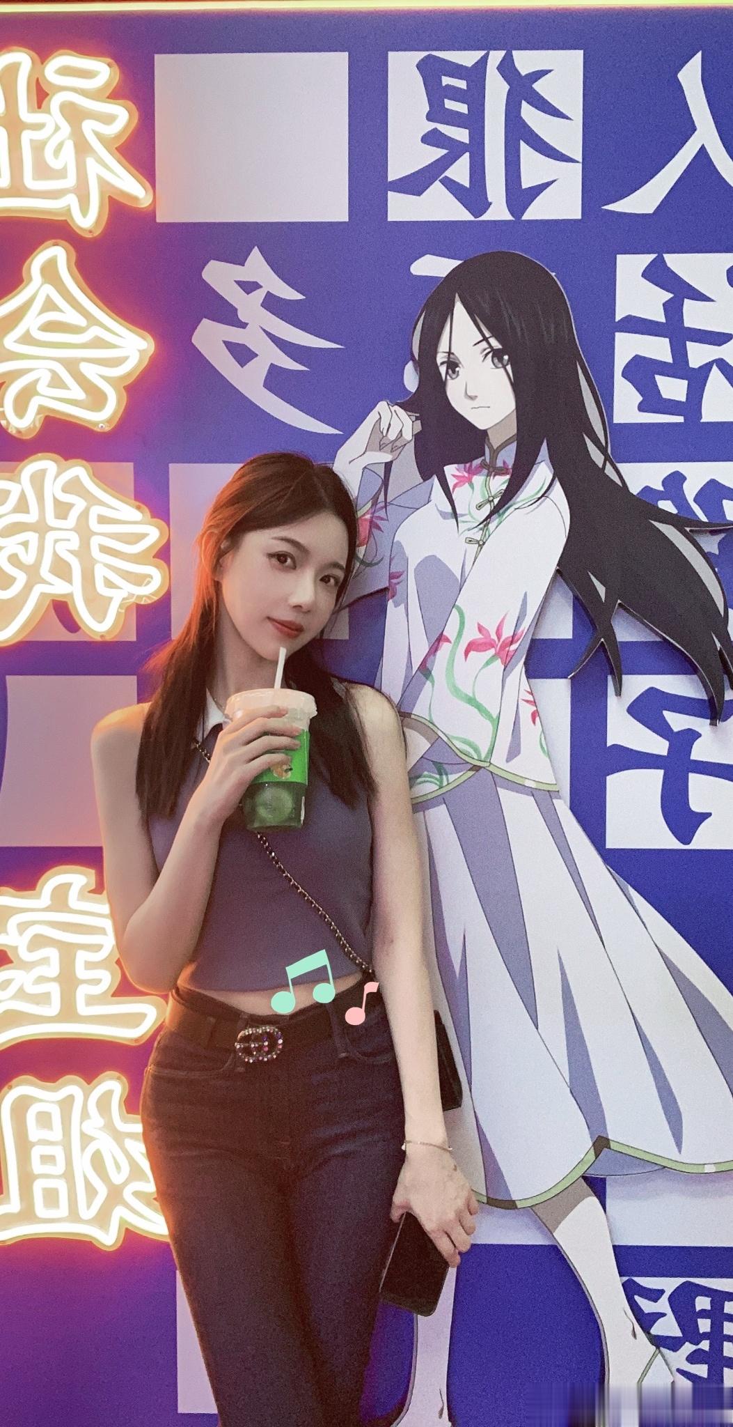 多拍了好多照片呀.. ​​​