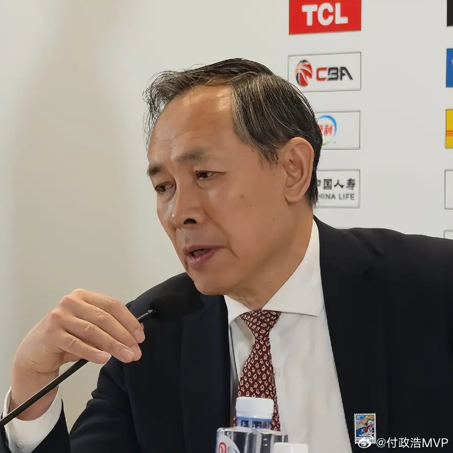 纸面阵容奢华的北京男篮全场仅得66分，四位外合计才28分。麦基5次失误，杰曼15