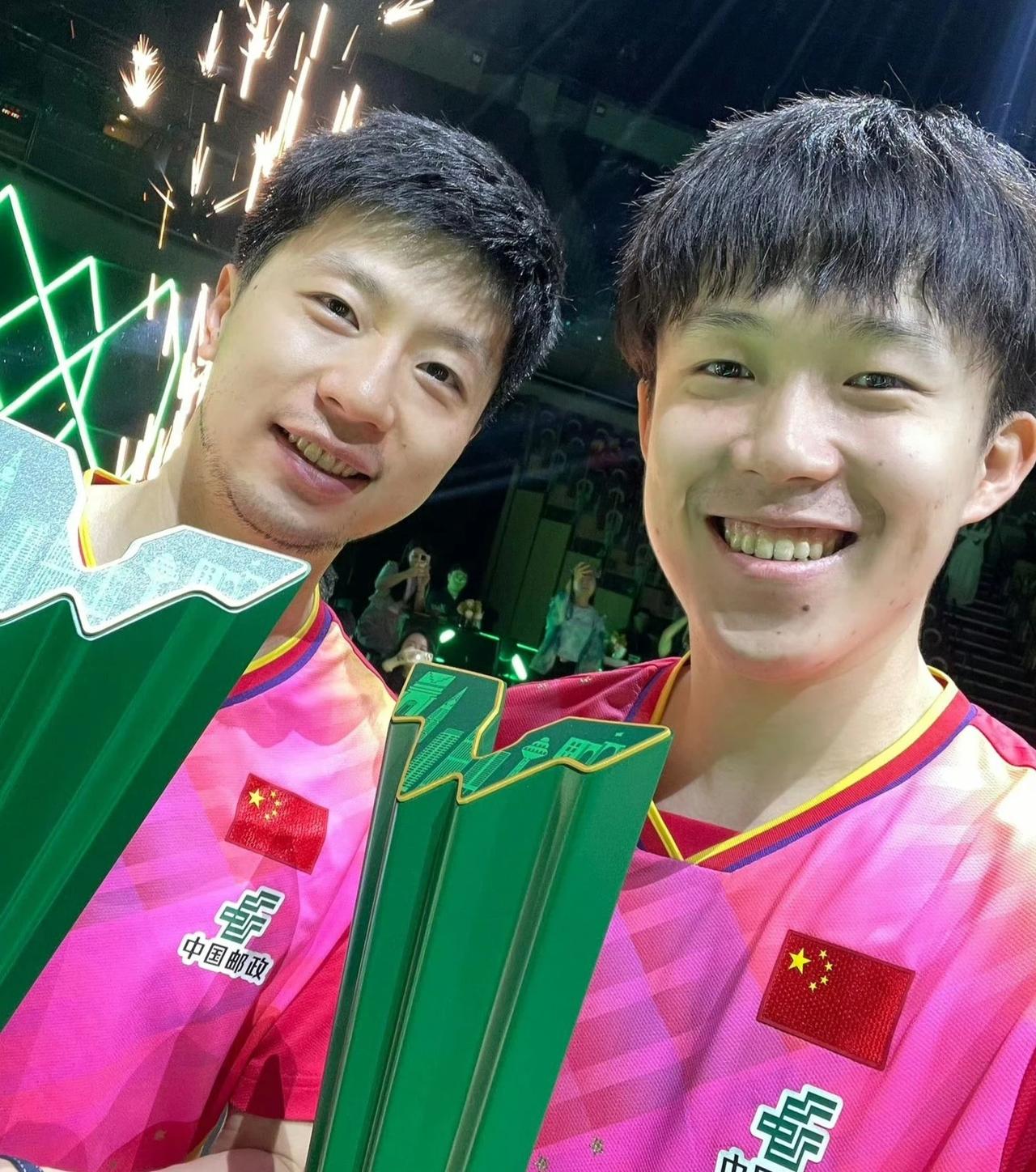 马龙/王楚钦夺冠！

沙特大满贯男双决赛，马龙/王楚钦3-0户上隼辅/篠塚大登。