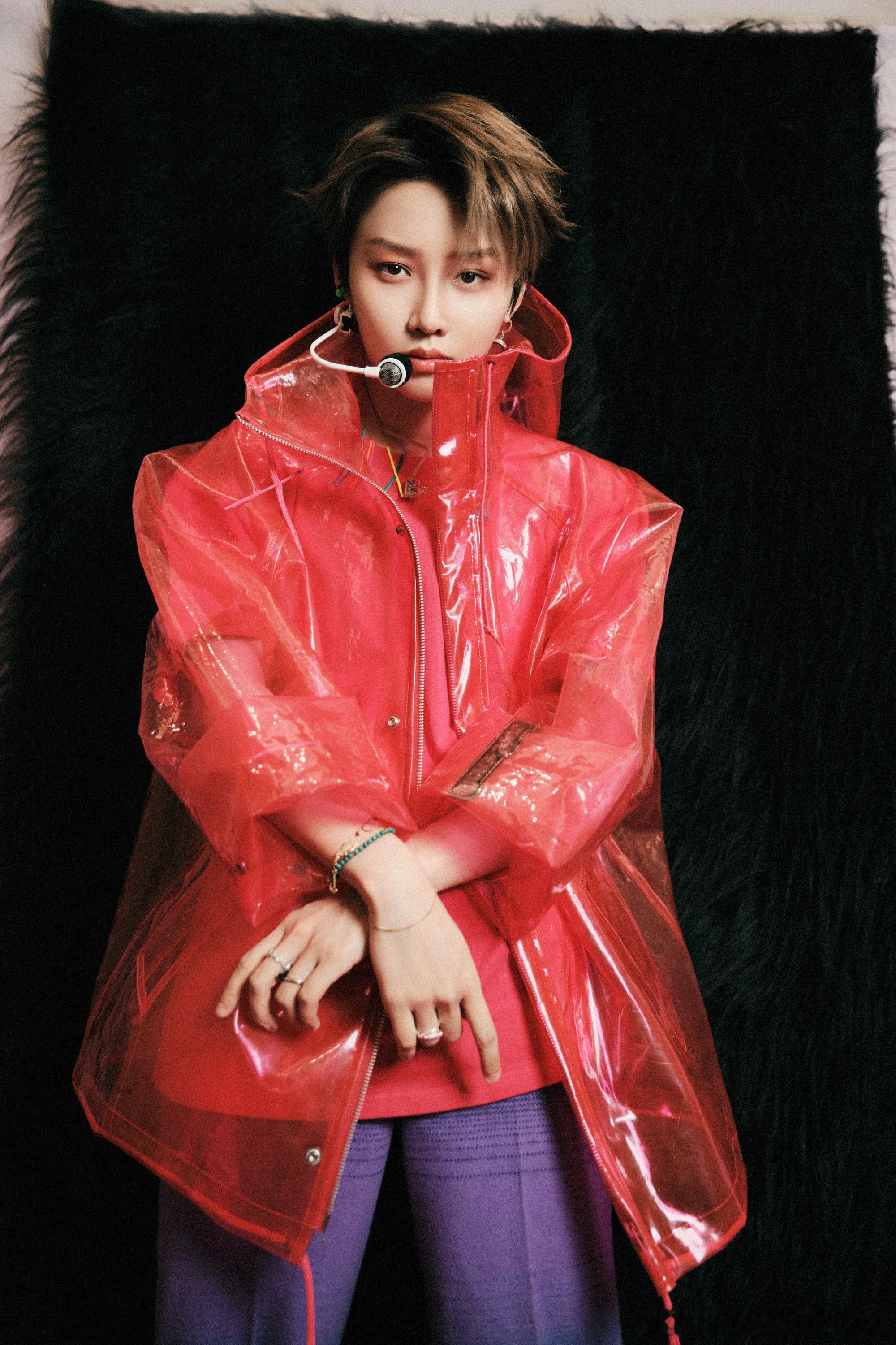 刘雨昕河南春晚和山东春晚两套造型🈶 ​​​
