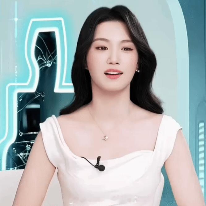 怎么感觉卢昱晓又胖了[二哈] ​​​