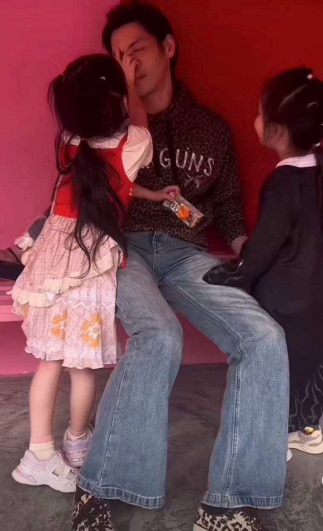 谢依霖羡慕郭碧婷孩子腿长爸爸当家爸爸当家5两家合体 郭碧婷的孩子曝光了，5岁的年