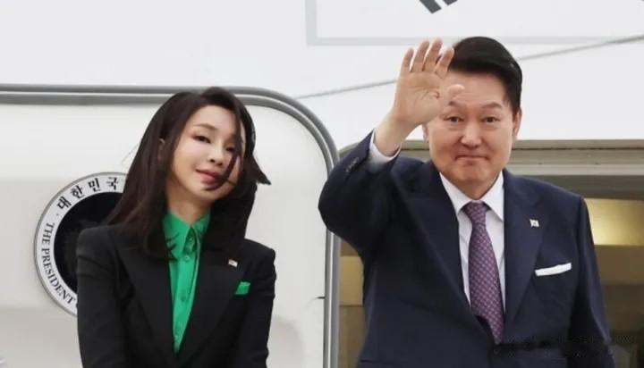 乌克兰总统泽连斯基四处“化缘”，到处访问，在全球寻求支持，泽连斯基很忙，泽连斯基