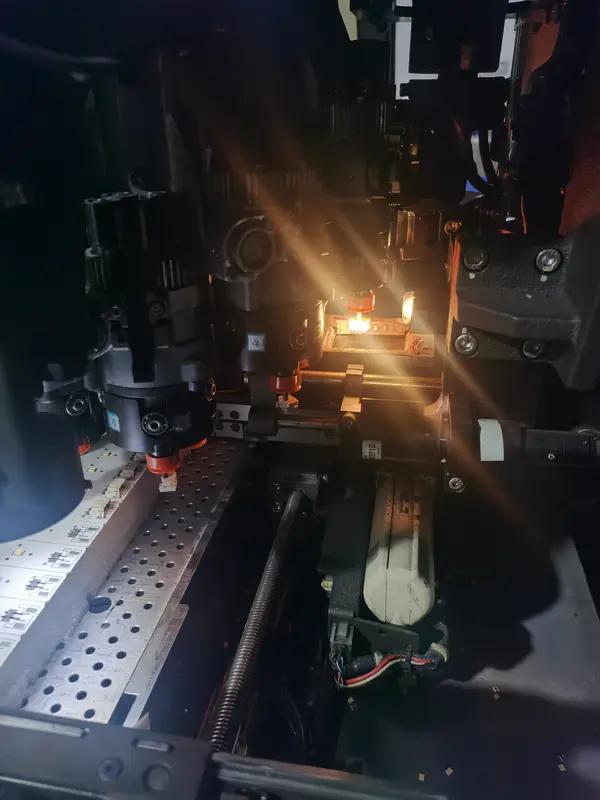 中国造出了比光刻机还昂贵的OLED蒸镀机，这可太厉害了！光刻机作为芯片制造的关键