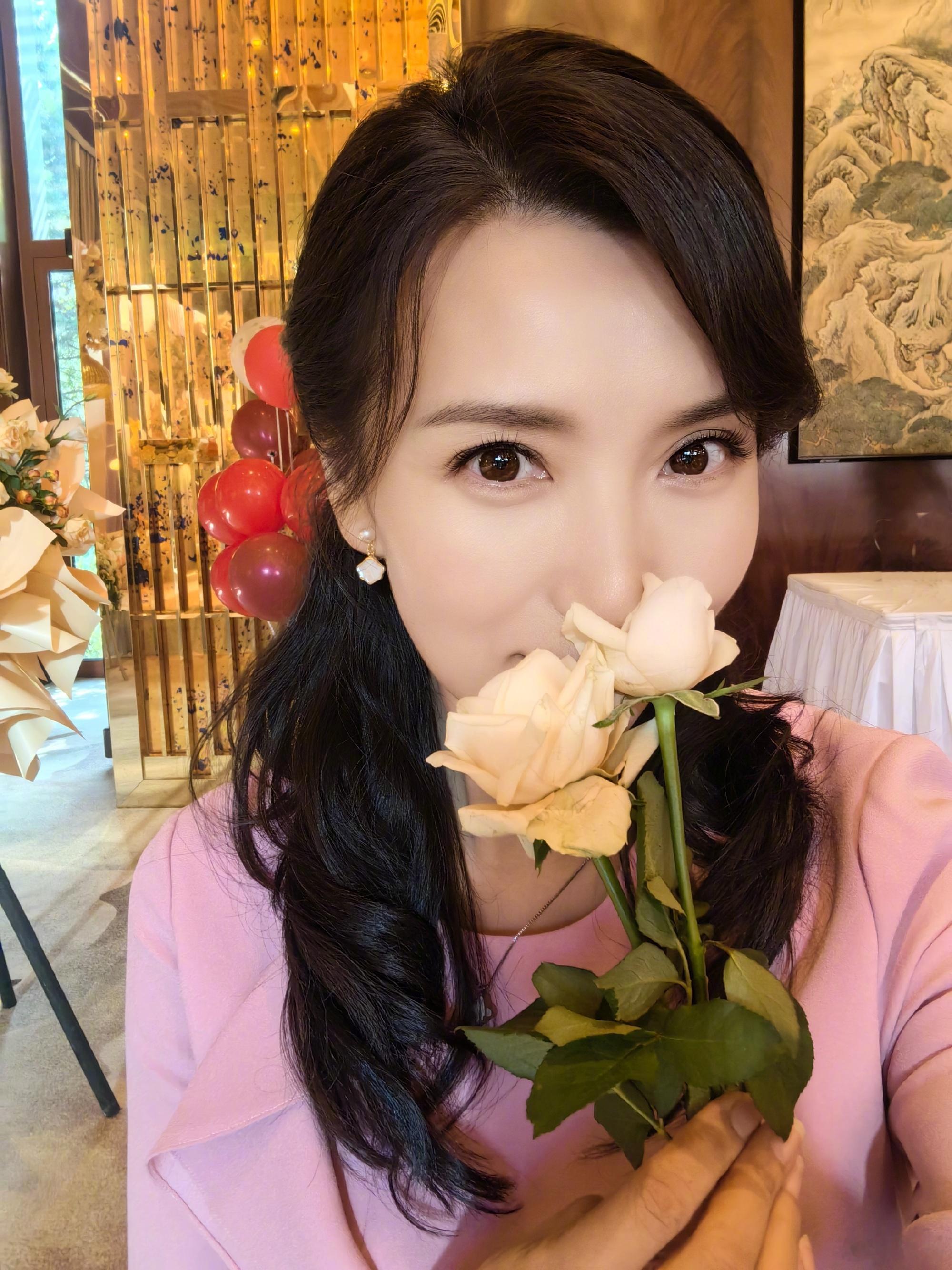 #宋茜和陈好的互动# 见证了“好多茜”的友谊 ​​​