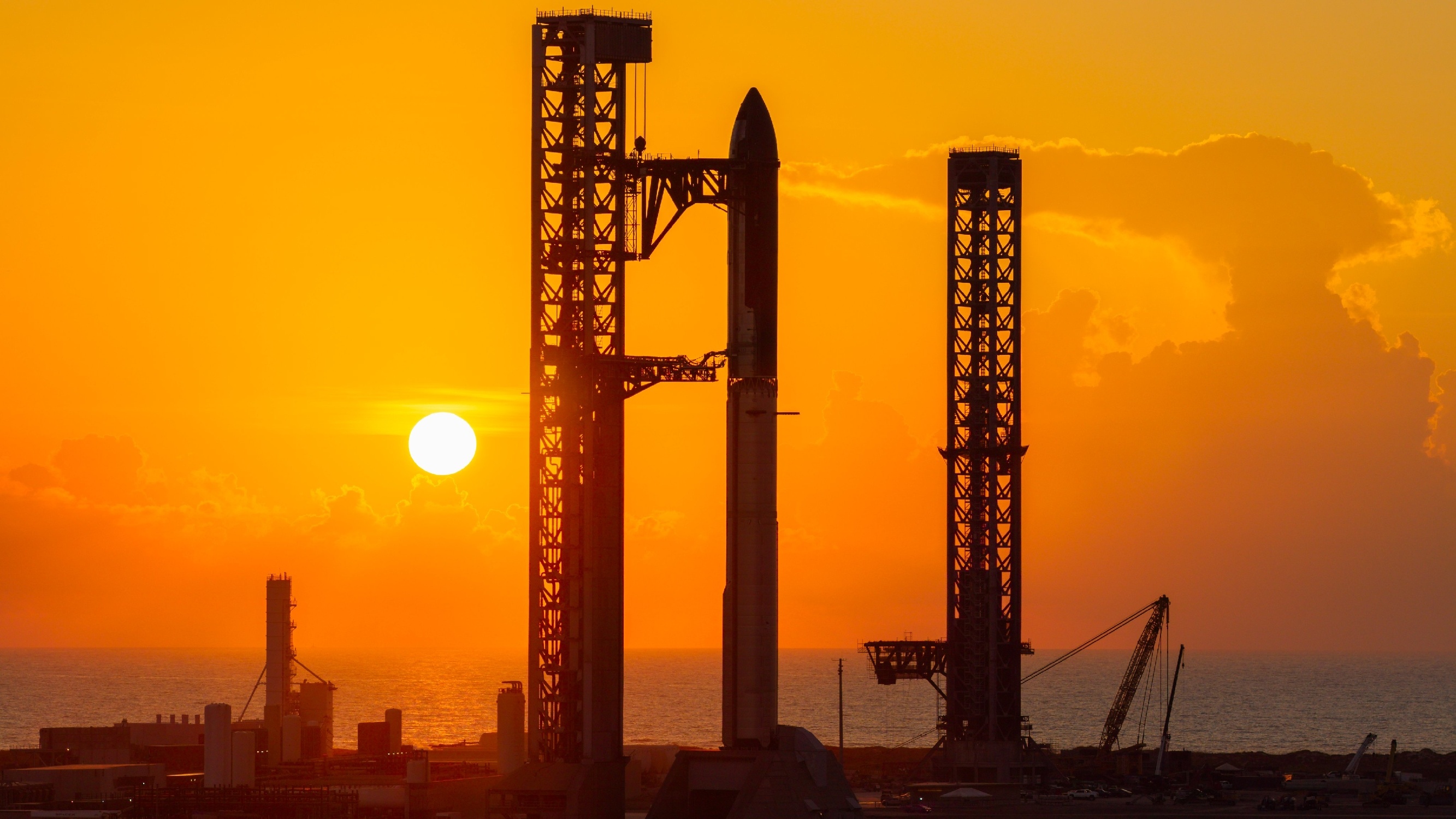SpaceX发布星舰十四飞组合体照片，在等待FAA的批准，目前仍计划在9月28日