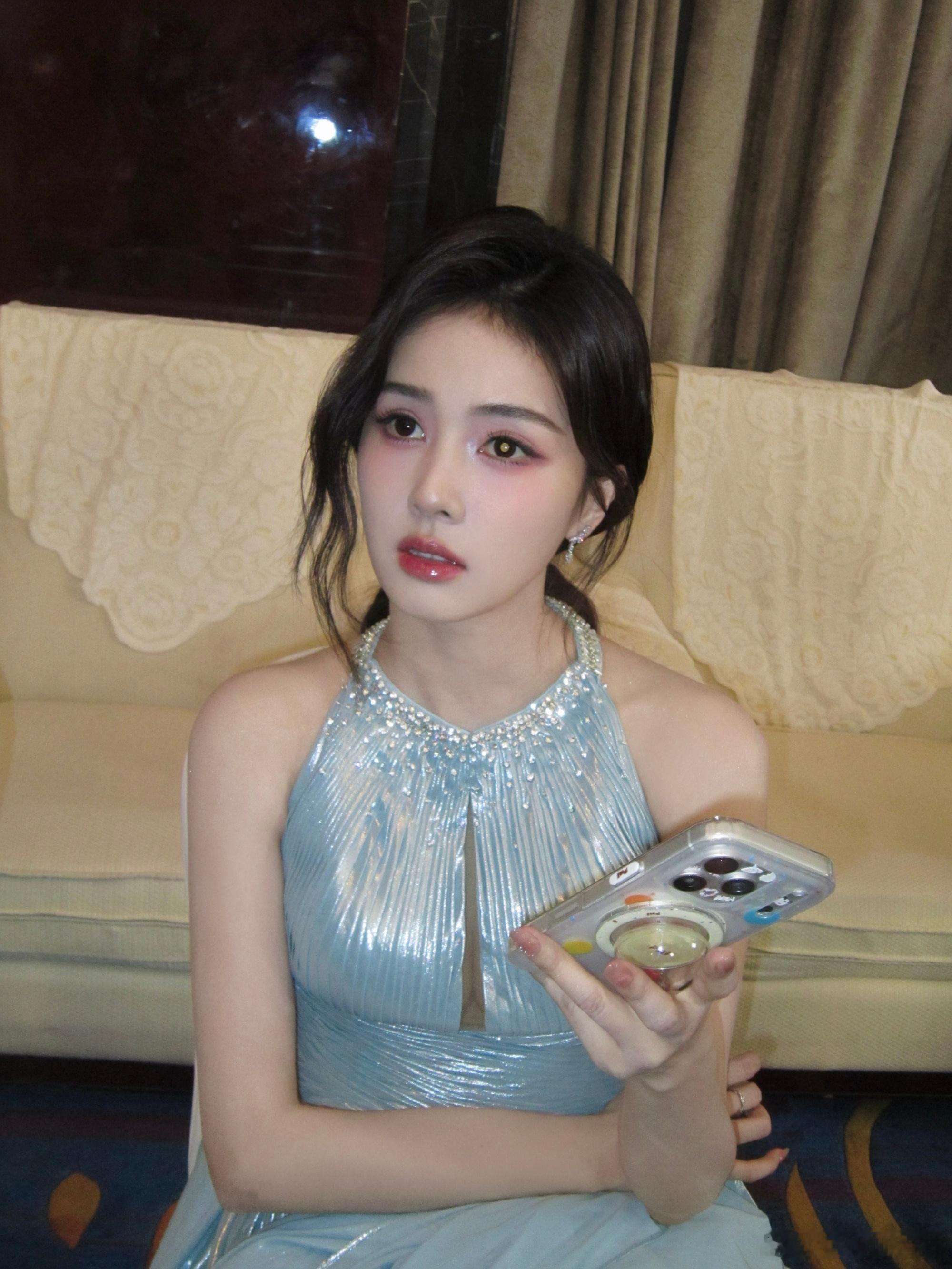 白鹿四秒出神图白鹿四秒出四张图白鹿出片只需要四秒 想要看到漂亮的白鹿只要4秒 