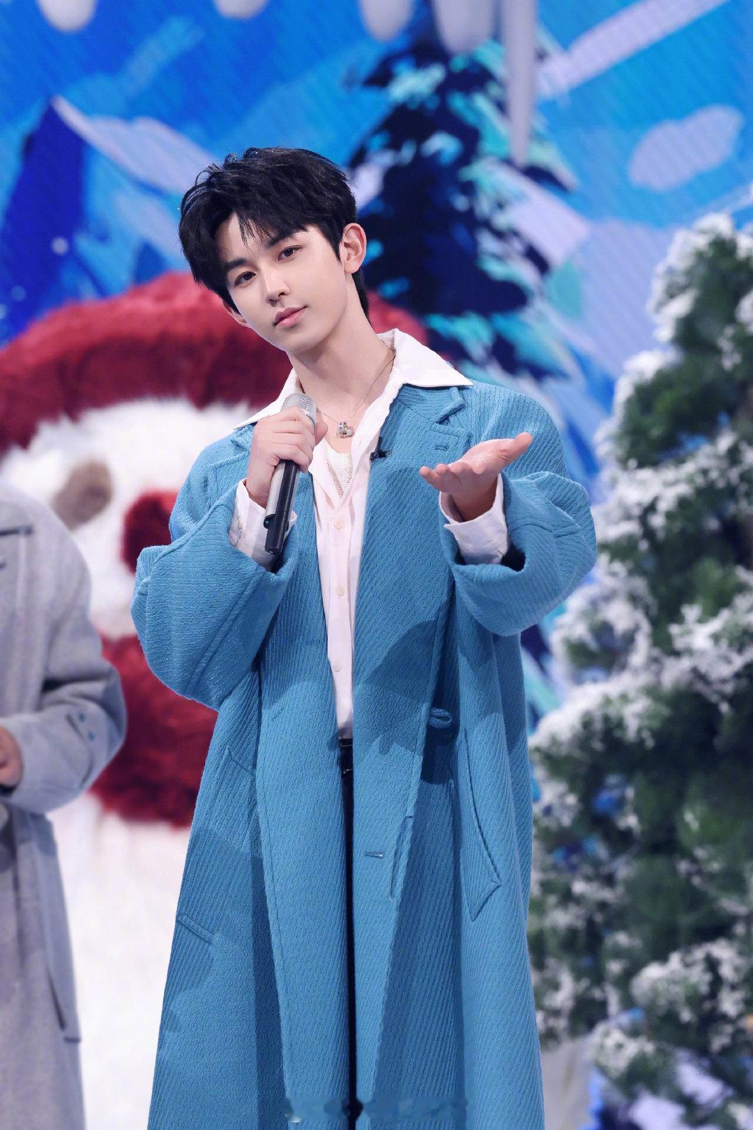 明星集体发红包是过节吗你担喊你抢红包啦 郭俊辰带着清爽元气派送红包，宣璐以温润气