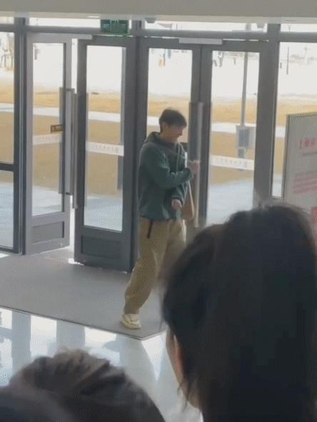 胡歌考官真的太帅了太年轻了

老一辈的演员真的好接地气

这才是正常生活，就喜欢