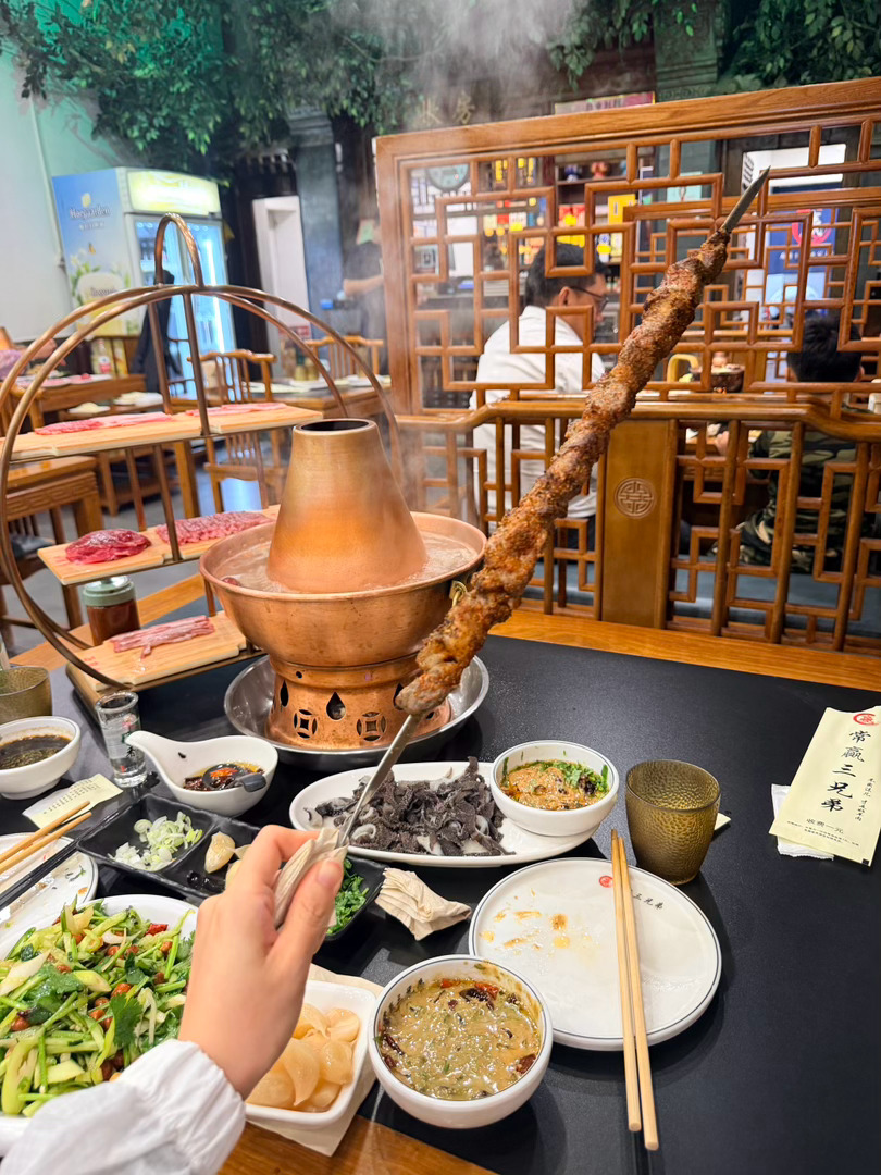 四场红三场～许愿🙏希望今晚大家都吃上这么大的烤串🍢！！！ 