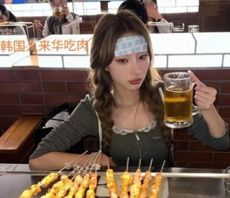 不光韩国人、新加坡人，包括香港和台湾地区的“同胞”，都把讨厌大陆人挂在脸上。在韩