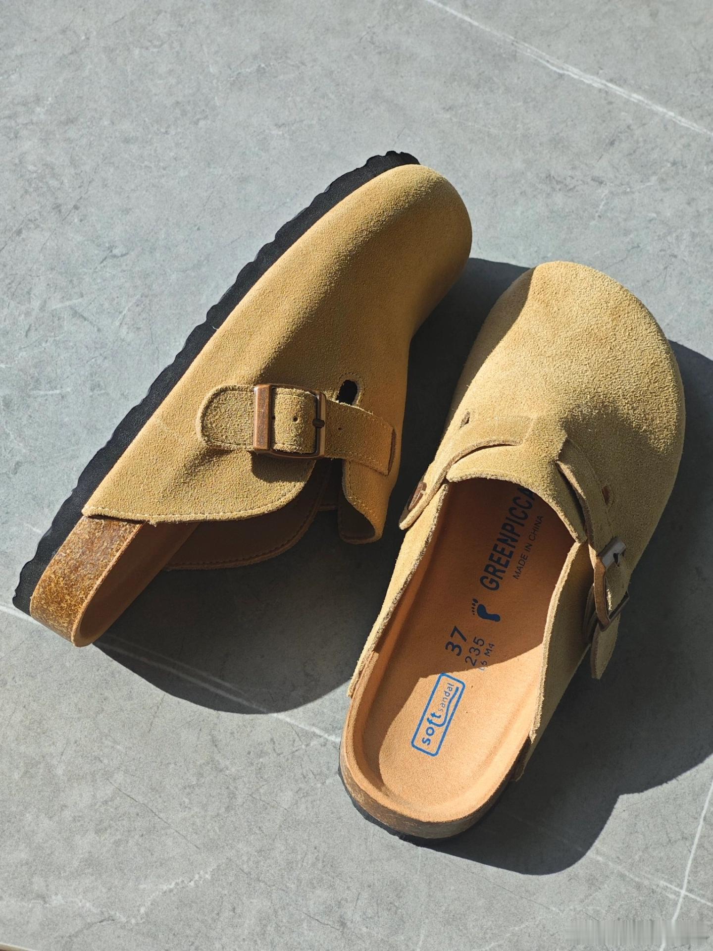 男子晒媳妇买了15双一样的勃肯鞋那就我欣赏不来，这玩意儿巨丑[泪奔] ​​​