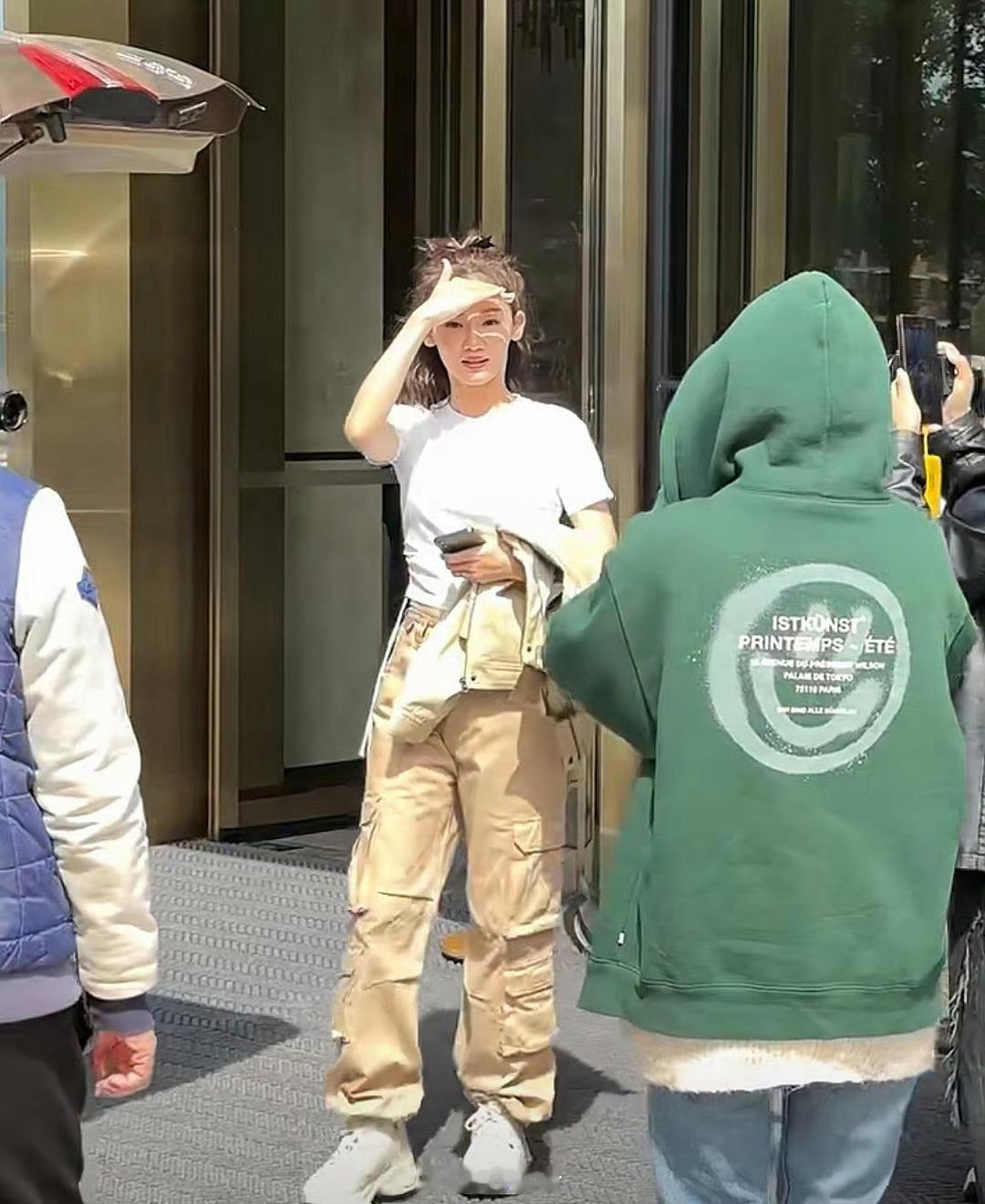 终于理解郑恺的审美了！哪个女人能和苗苗一样，35岁了生了3个娃，还能顶着一张大学