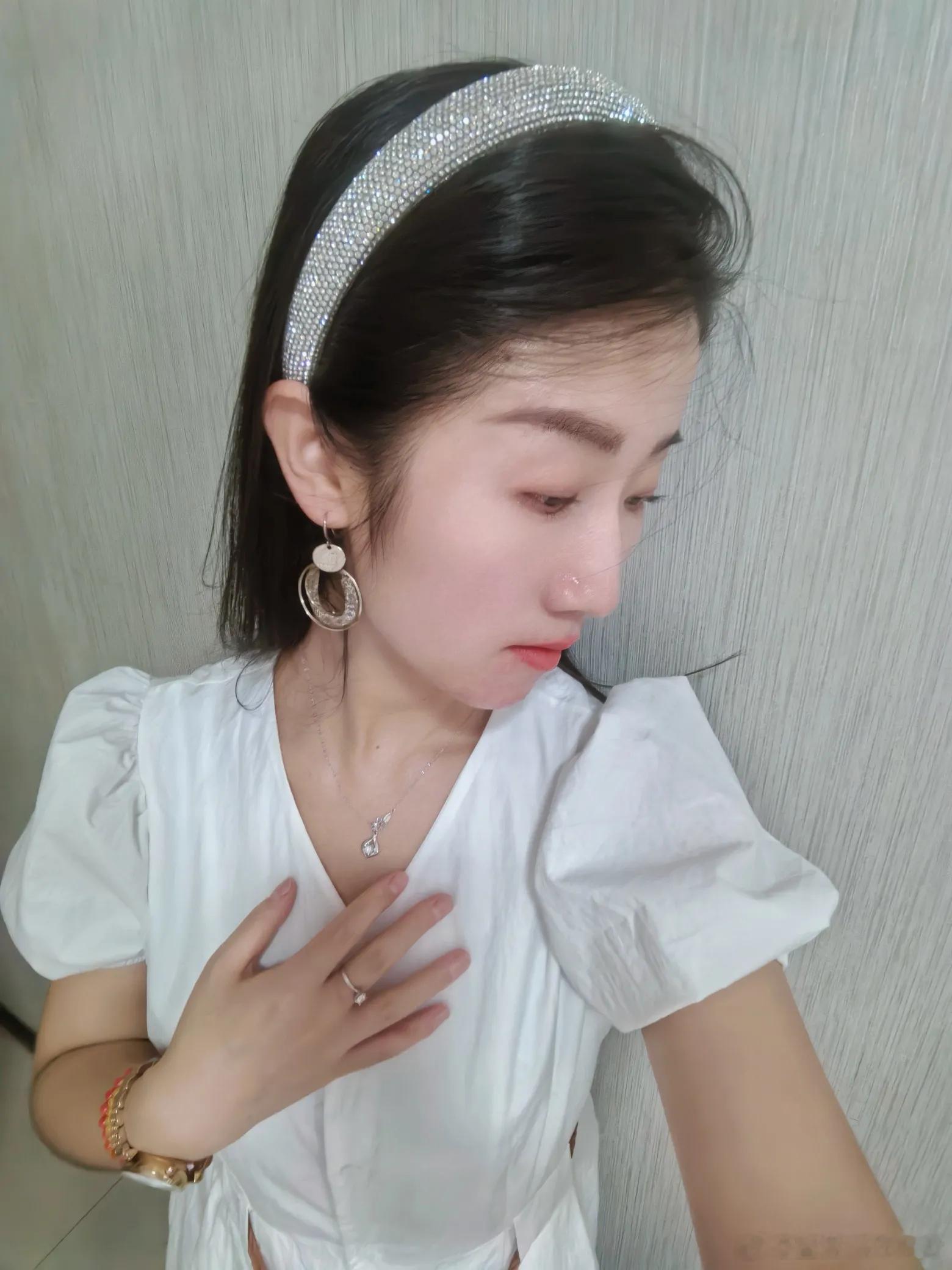 少妇超甜305 生活照 