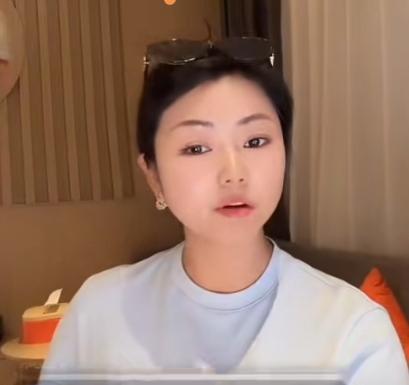 罗娇表示徐老师各方面都非常厉害，她感觉自己的人生如同开了挂一般。她认为这是一种缘