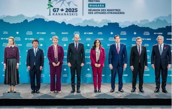 快讯！G7外长发表了联合声明
 
11月12日这天，全球目光被两处消息牢牢拽住，