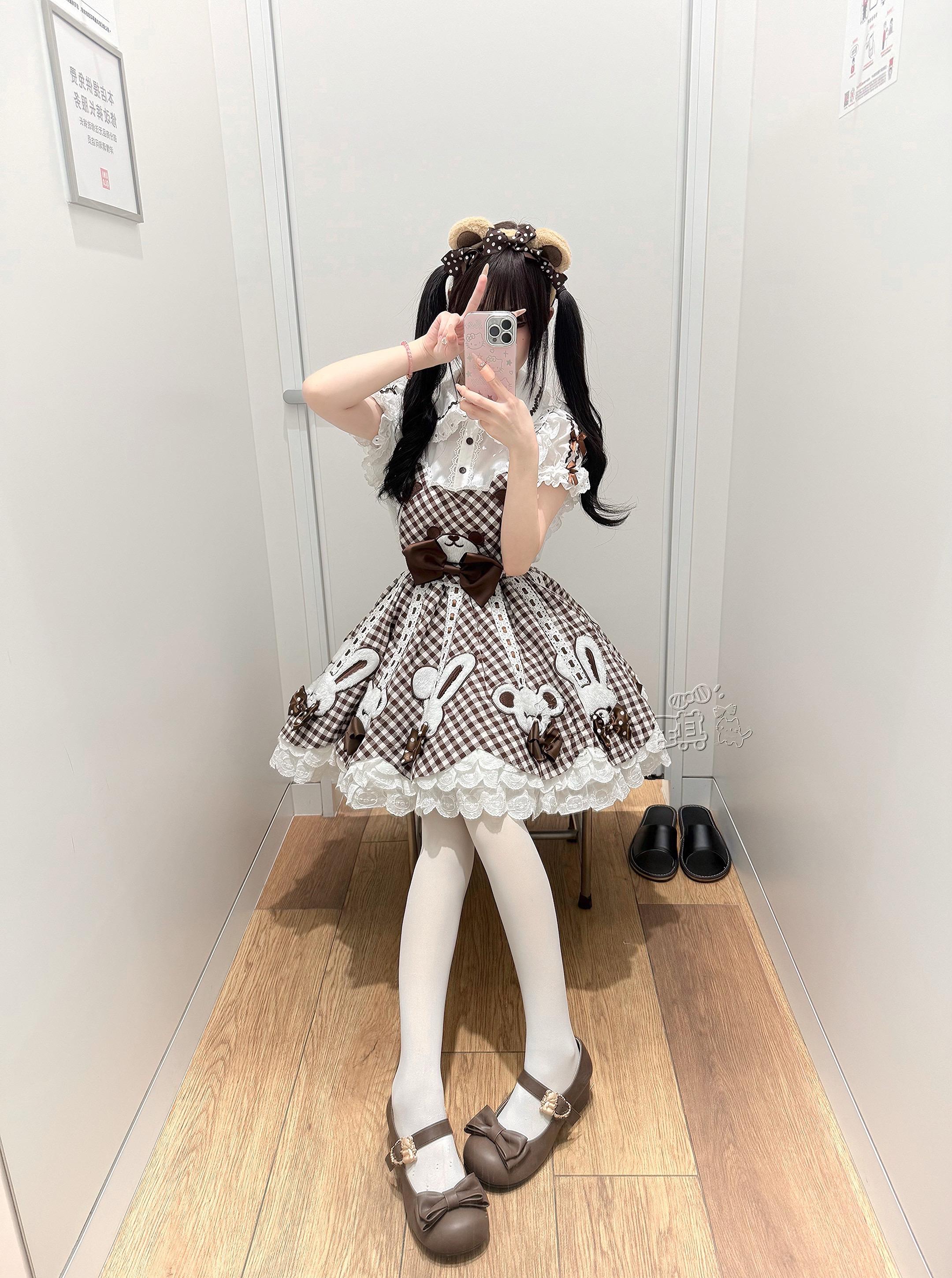 想起你的时候 我的世界就开始下雨 一件又一件伤心的往事 从我的脸颊滑过...