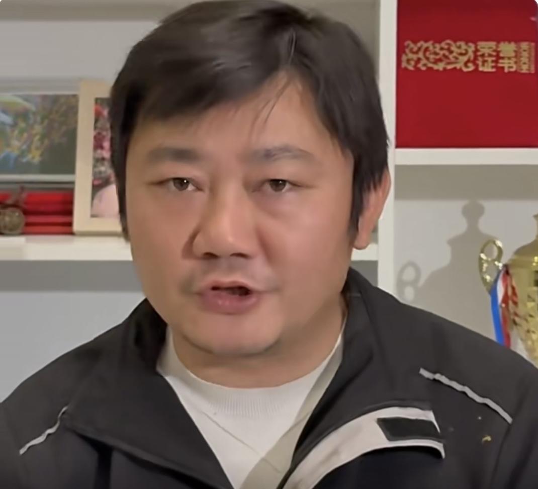 4月4日，张雪通过视频回应“一个子儿都没有”的网络热议。他表示，当时之所以这么说