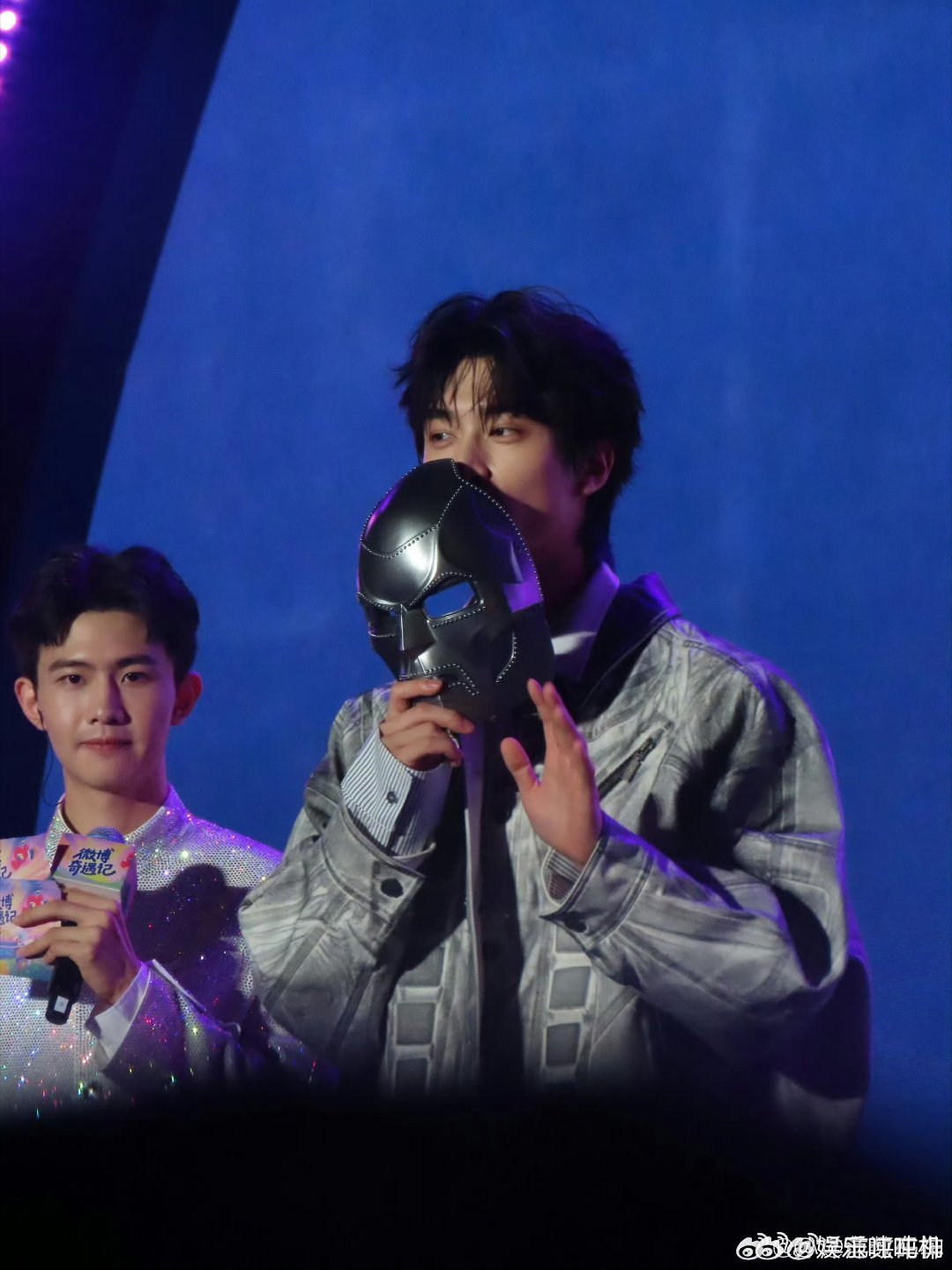 张康乐大屏神图有了张康乐在大屏上的表现证明了他是一位天生的表演者，镜头感强，表现
