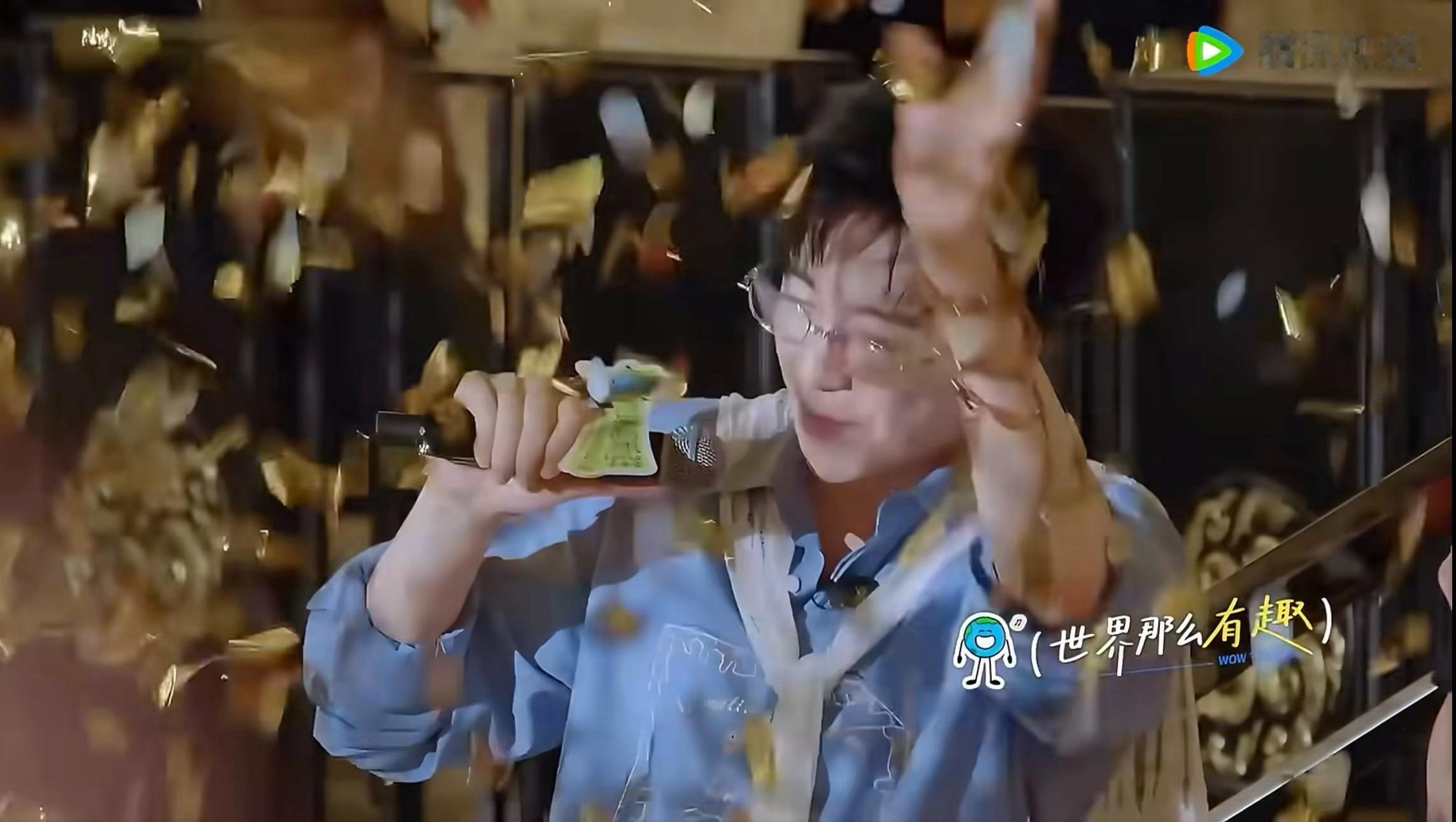 哥你笑啥[笑cry]是不是梦回二巡演唱会的“寻一个呸”了[笑cry]刘宇宁地球超