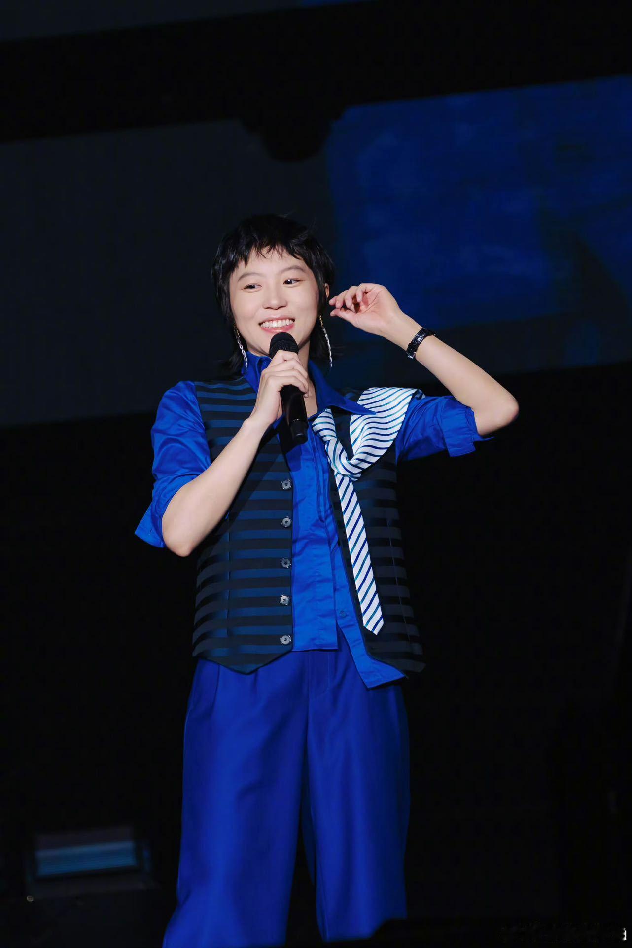 窦靖童加盟火星电台新EP火星电台失重三部曲火星电台全新专辑琐事 谁懂啊！火星电台