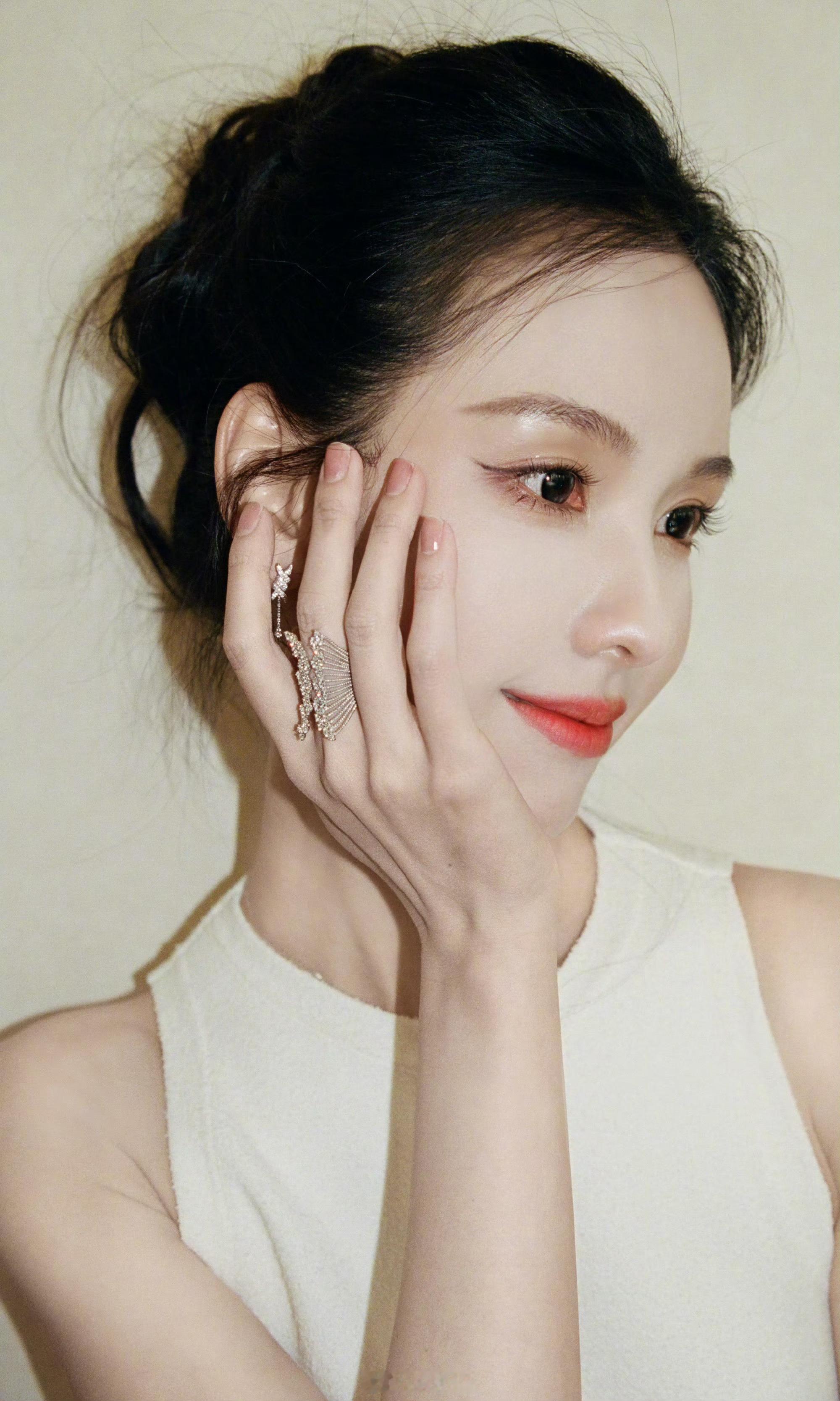 陈都灵雾妄言魅成啥了新鲜的追剧团版嘟嘟美照掉落