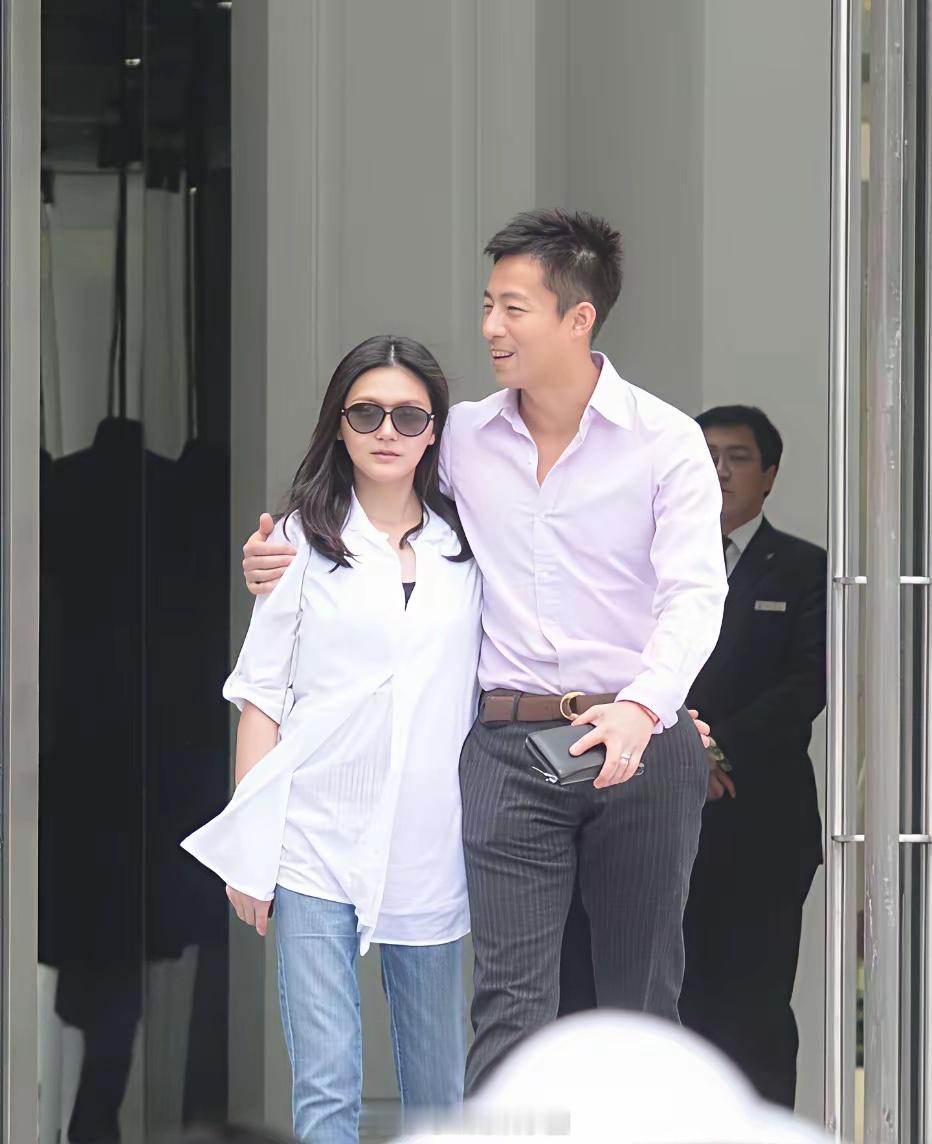 坦白说离婚时汪给的条件不错，如果大s不再婚，好好带孩子，心态换一下，不着急下段婚