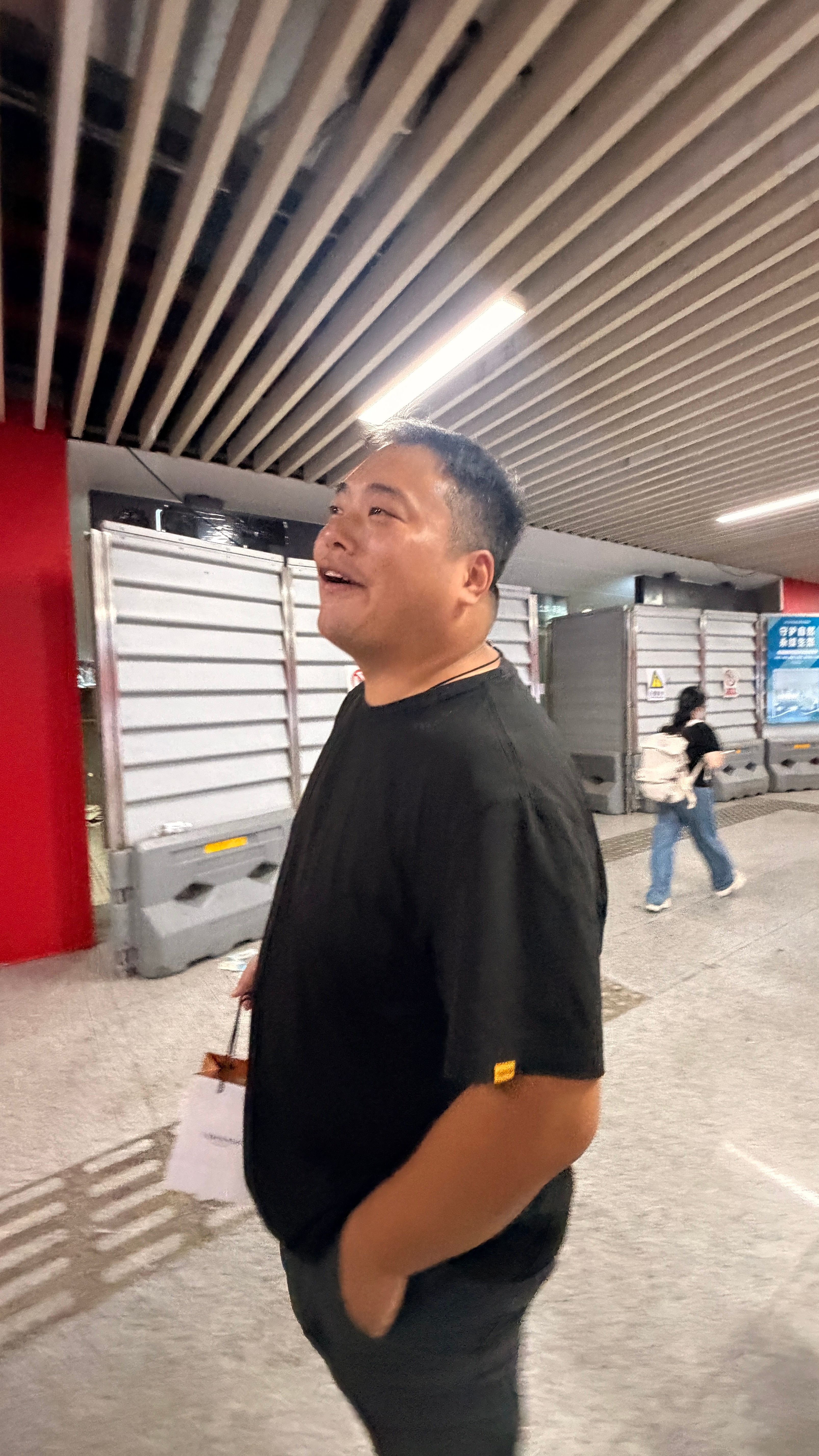 大晨子太可爱了！！他说：我先瘦成方形的。我说：那你现在是什么形状的呢？他说：我现