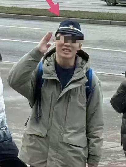 陈宇昕遣返消息传回国内后，很多网友就已经提前报警，南京警方给出了回应。
 
一个
