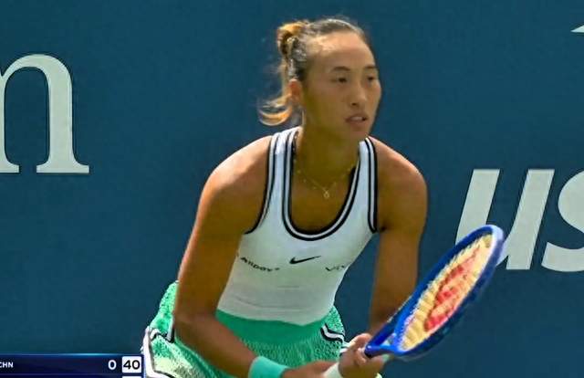 郑钦文终于赢了！美网资格赛2-0尤晓迪，从世界第4到127位太唏嘘