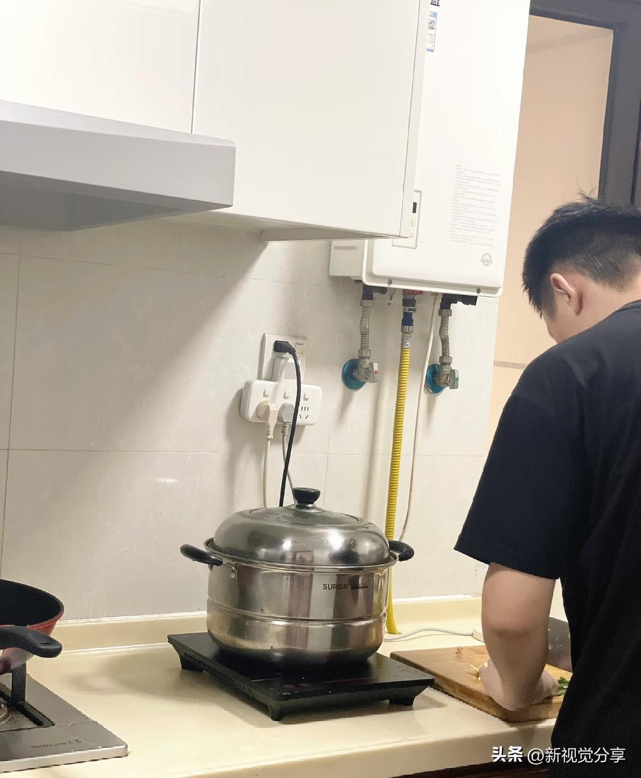 我越来越喜欢我老公了
 
真的，说出来你们可能不信。
 
以前我特别嫌弃我老公。