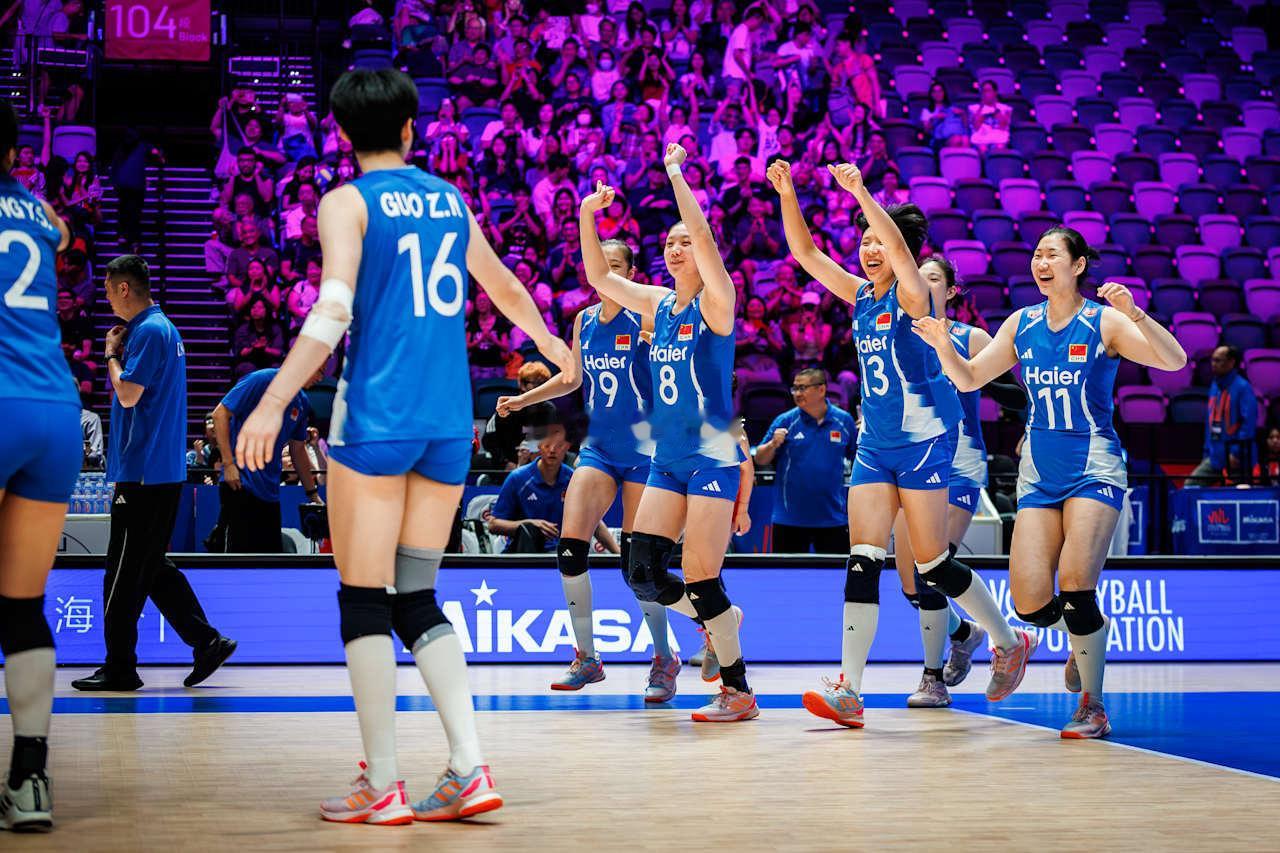 中国女排6胜6负积19分排名第9结束分站赛，以东道主的身份晋级2026年世界女排