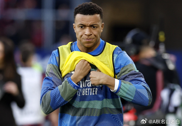 RMC报道，皇马医疗团队在处理姆巴佩伤情时出现了重大失误。据报道，皇马在去年12