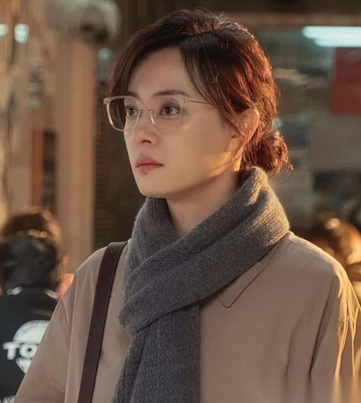 好奇去查了一下孙俪的出身，不查不知道，一查才发现，原来孙俪根本不是什么资源咖，而