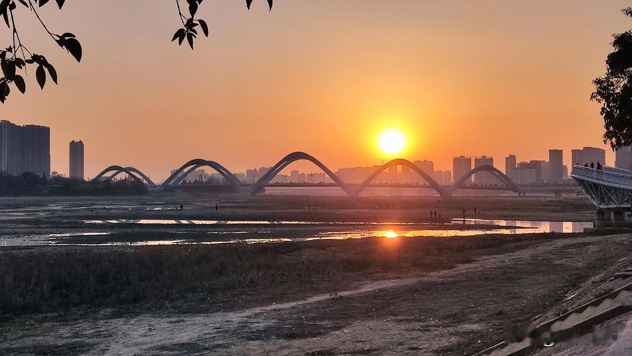 分享一张夕阳余晖照片落日