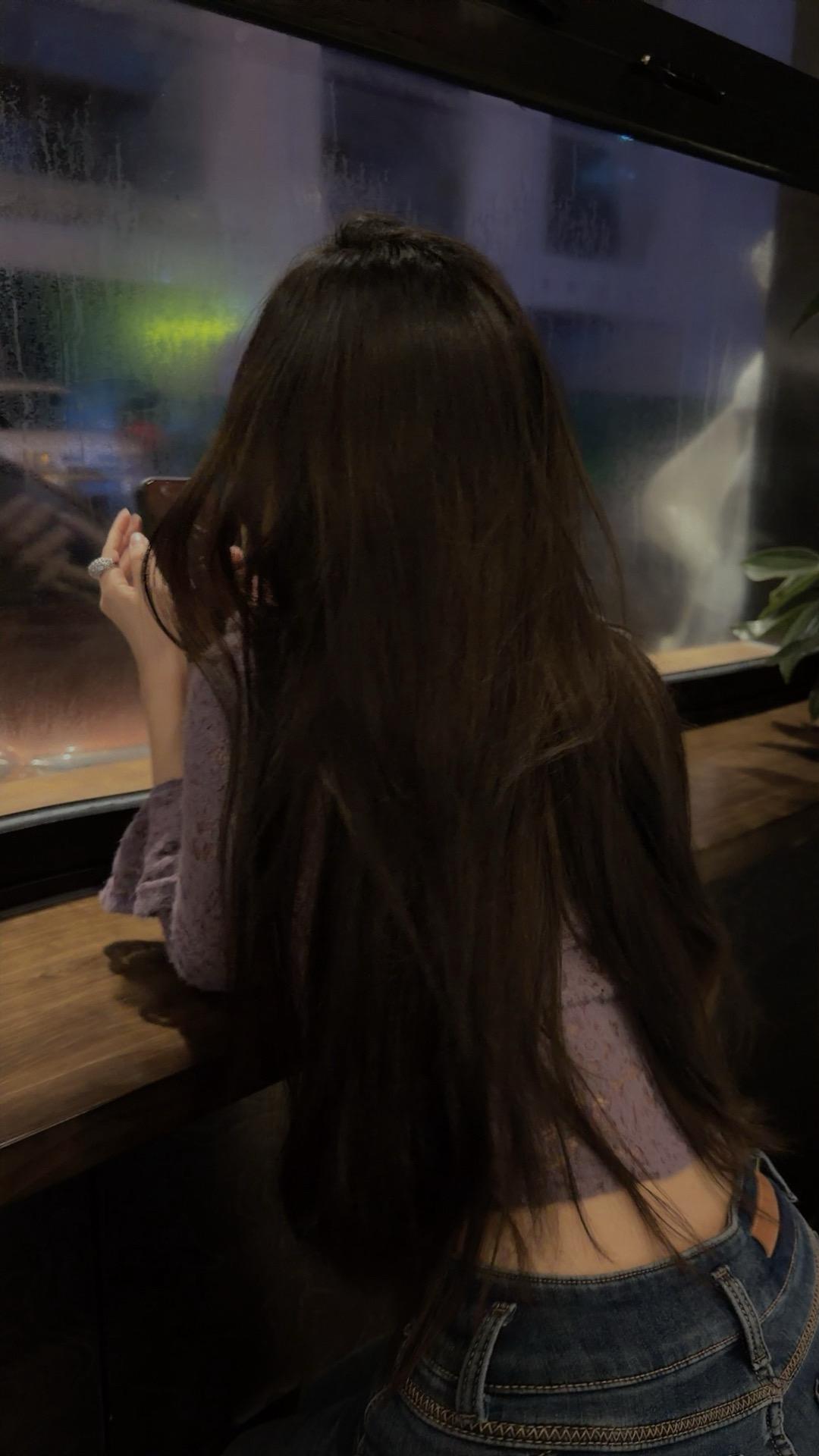 其实痛苦大于幸福的时候我也没放手 直到我觉得你很痛苦 我放手了