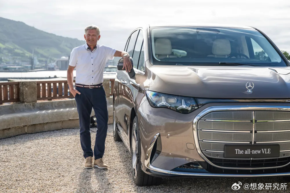 奔驰将推迈巴赫级MPV 【全新纯电VLE从零研发！奔驰高层透露：一两年内推出MP