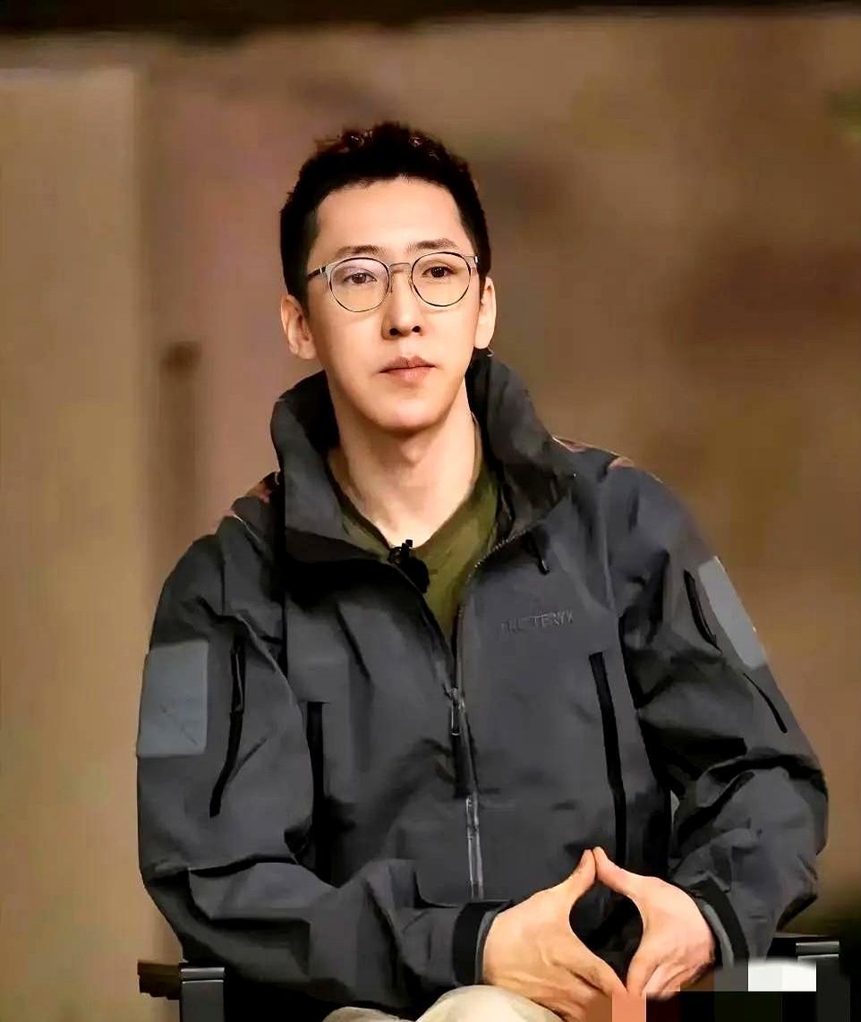 笑死人了！

留几手也就这样凉凉了。

说白了就是见不得别人好呗！

有些人自己