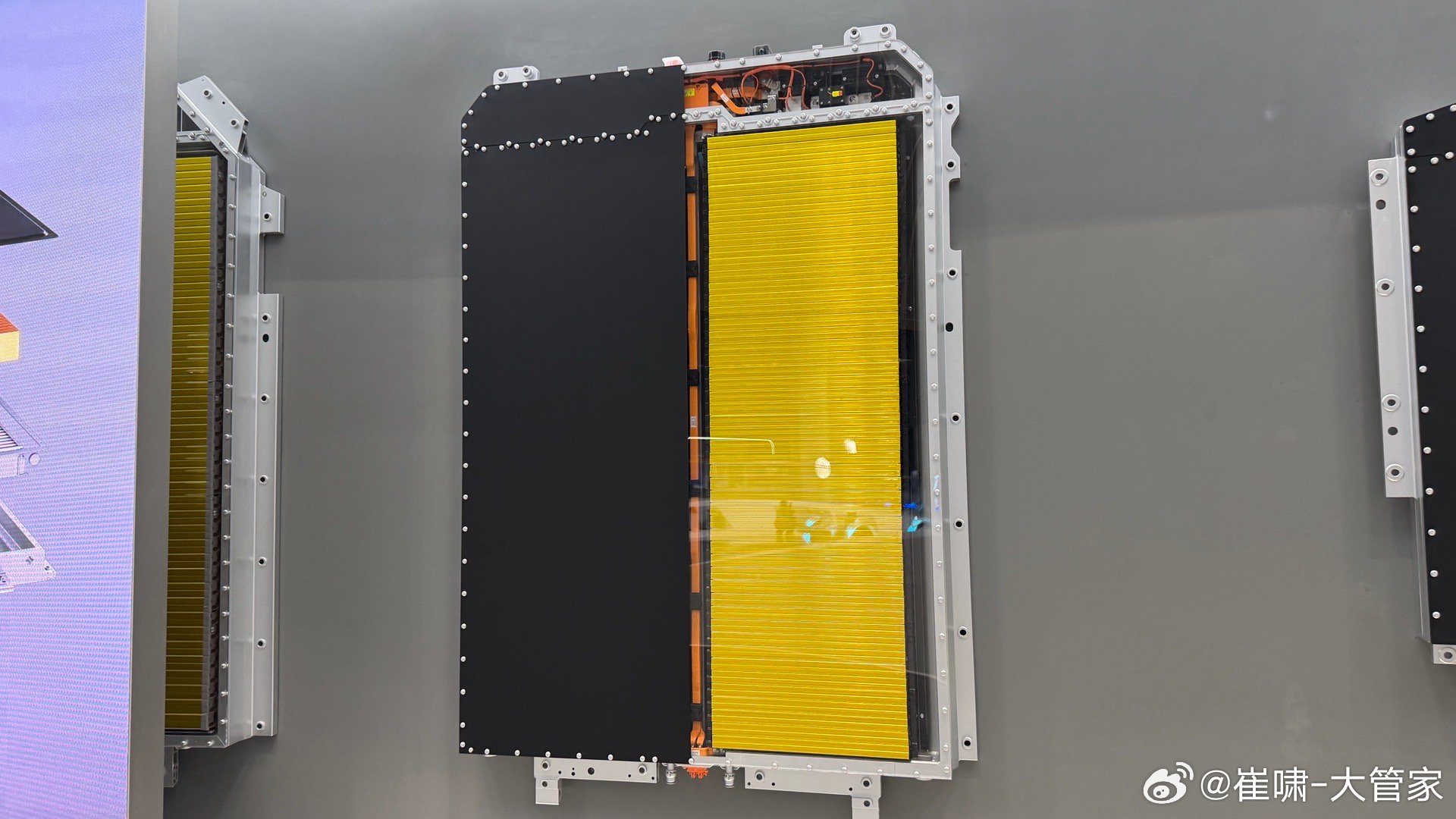 看看大吉利家的金砖电池是怎么个事儿～坦克压过去，容嬷嬷一样八根针同时扎，拿步枪射