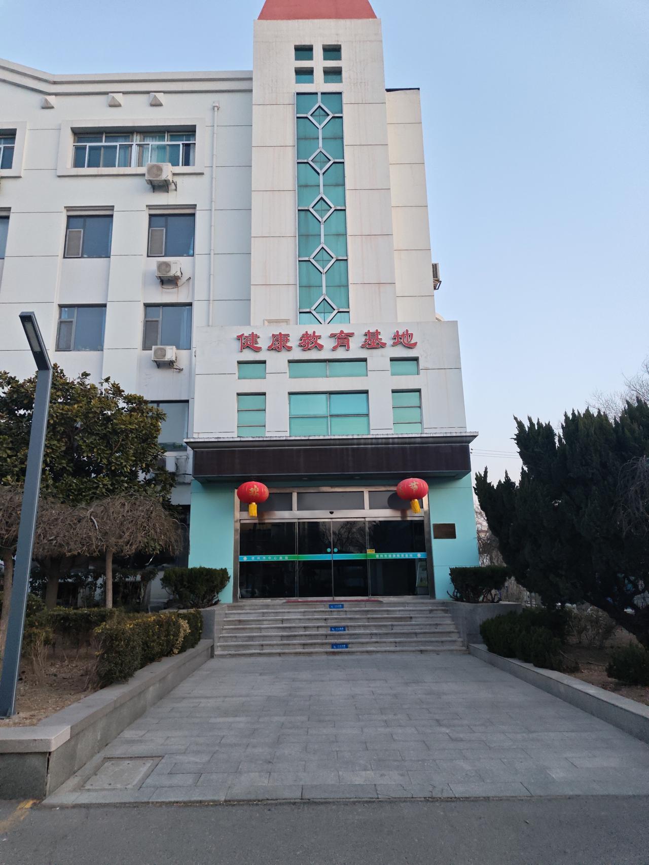 西江月·献血迎春
 
岁岁新春献血，
年年热血相传。
丹心一片暖人间，
此意此生