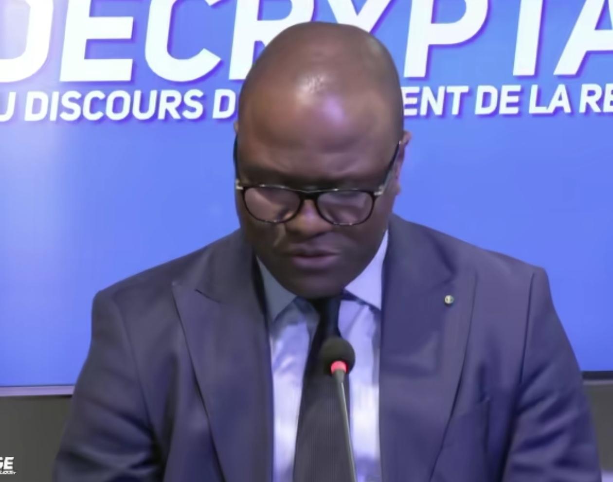 一撸到底，全部开除
非洲小国加蓬给全世界整了个大活，他们把国家足球队从上到下全部