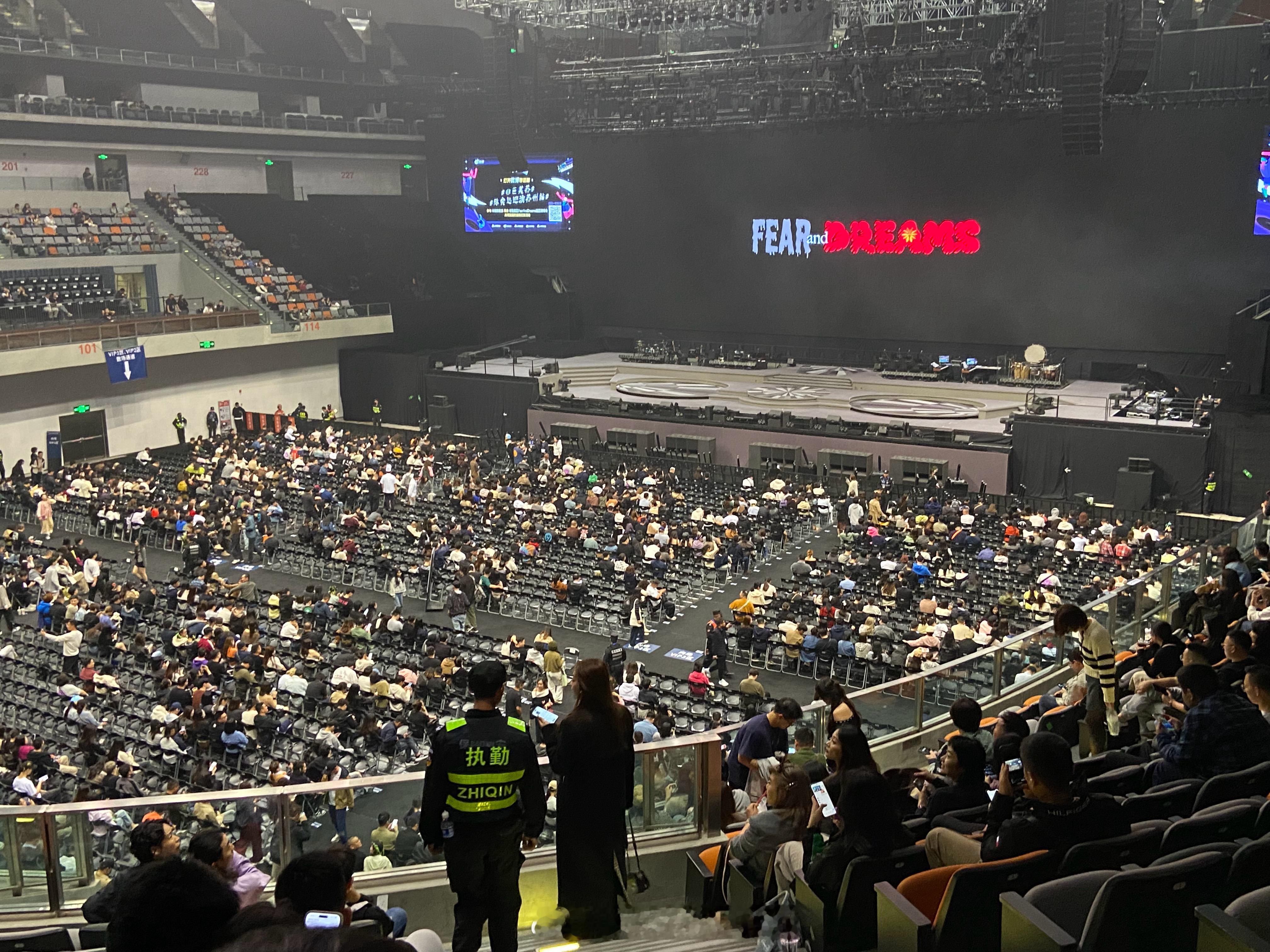 陈奕迅巡演苏州站  陈奕迅苏州演唱会  走进陈奕迅苏州演唱会现场，便被那热烈的氛