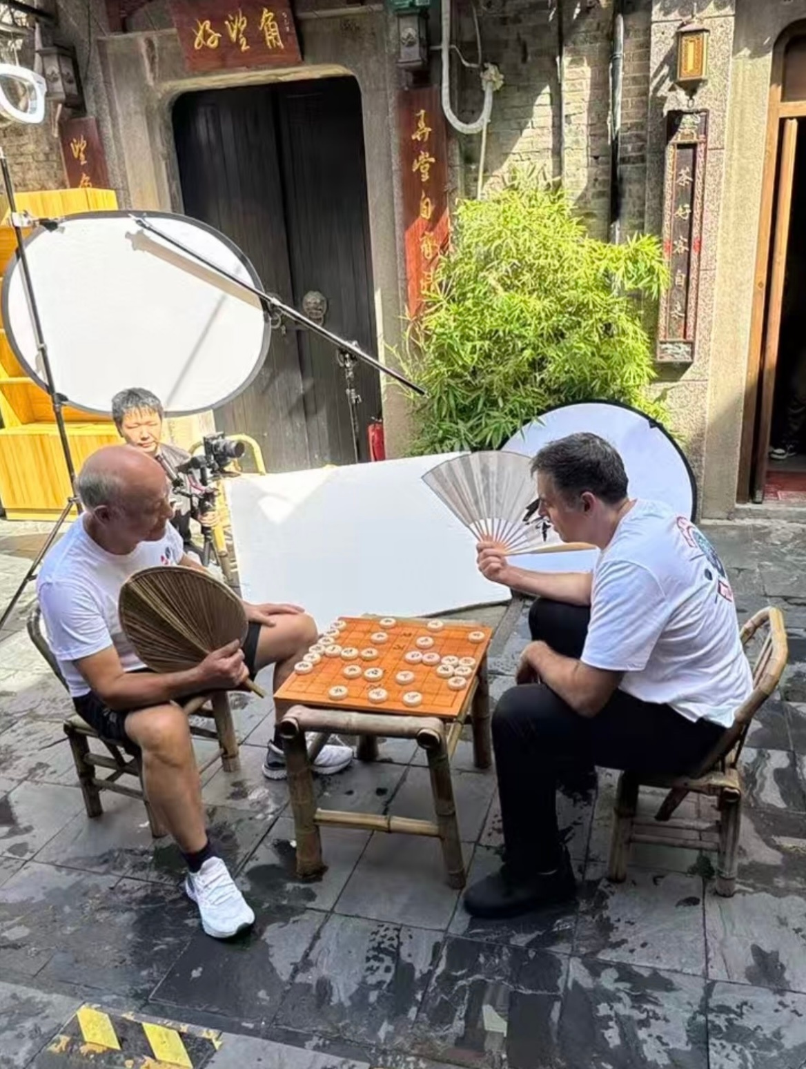 石老师分享奥沙利文在上海巷子学习玩中国象棋奥沙利文斯诺克