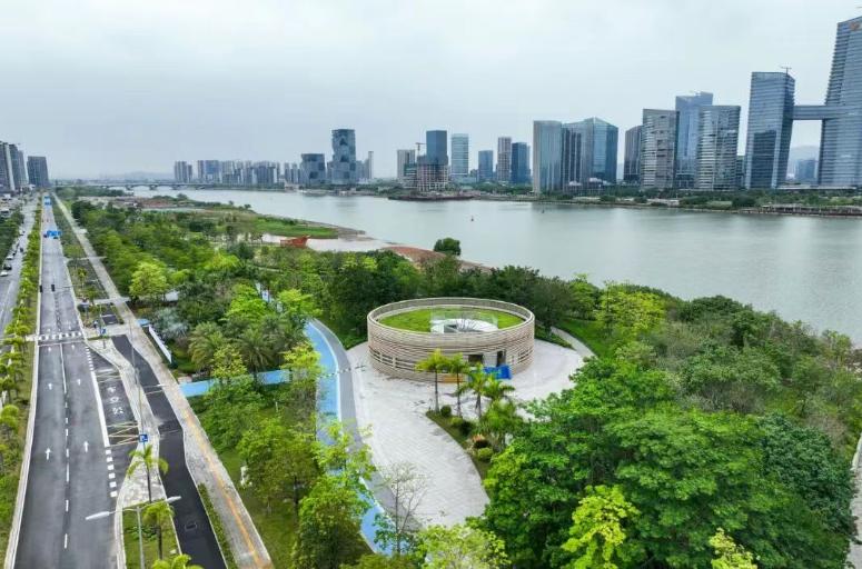 【露营又有新选择！横沥岛尖北岸生态堤主体完工！】由中交城投牵头、中交二航局参建的