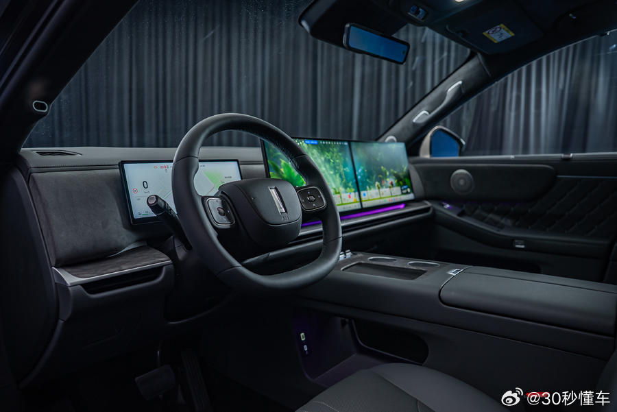 魏牌V9X上市34.98万起，3米1轴距大六座 1700km续航 470km纯电